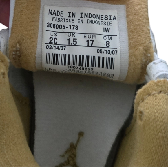 Baby booties Air jordan. Size 2c - Picture 3 of 4